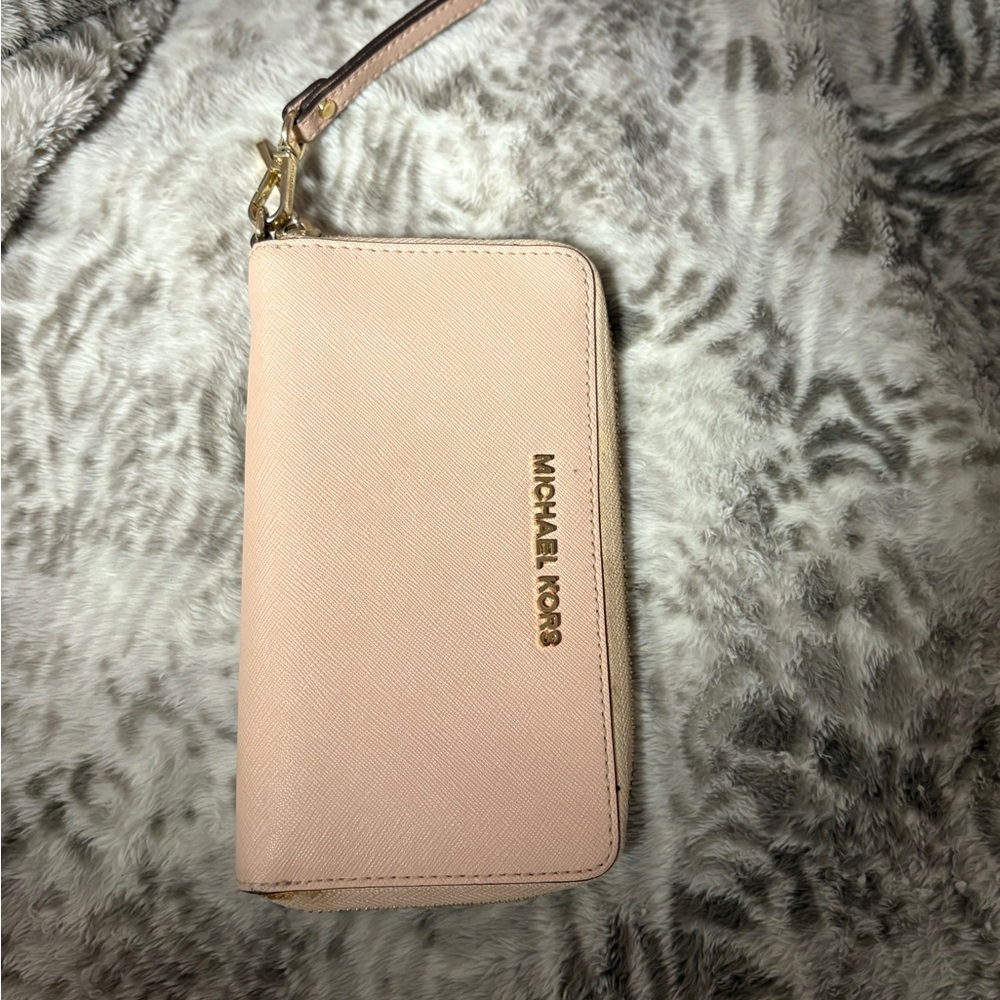 Michael Kors Blush Pink Wristlet